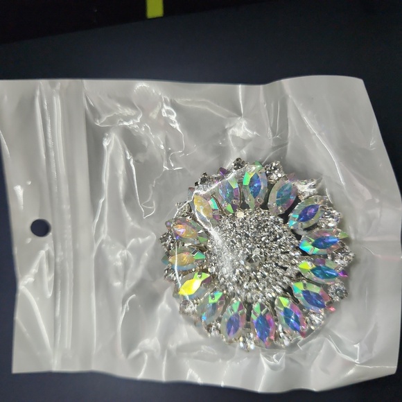 Daisy Bling Phone Accessory - Picture 2 of 3